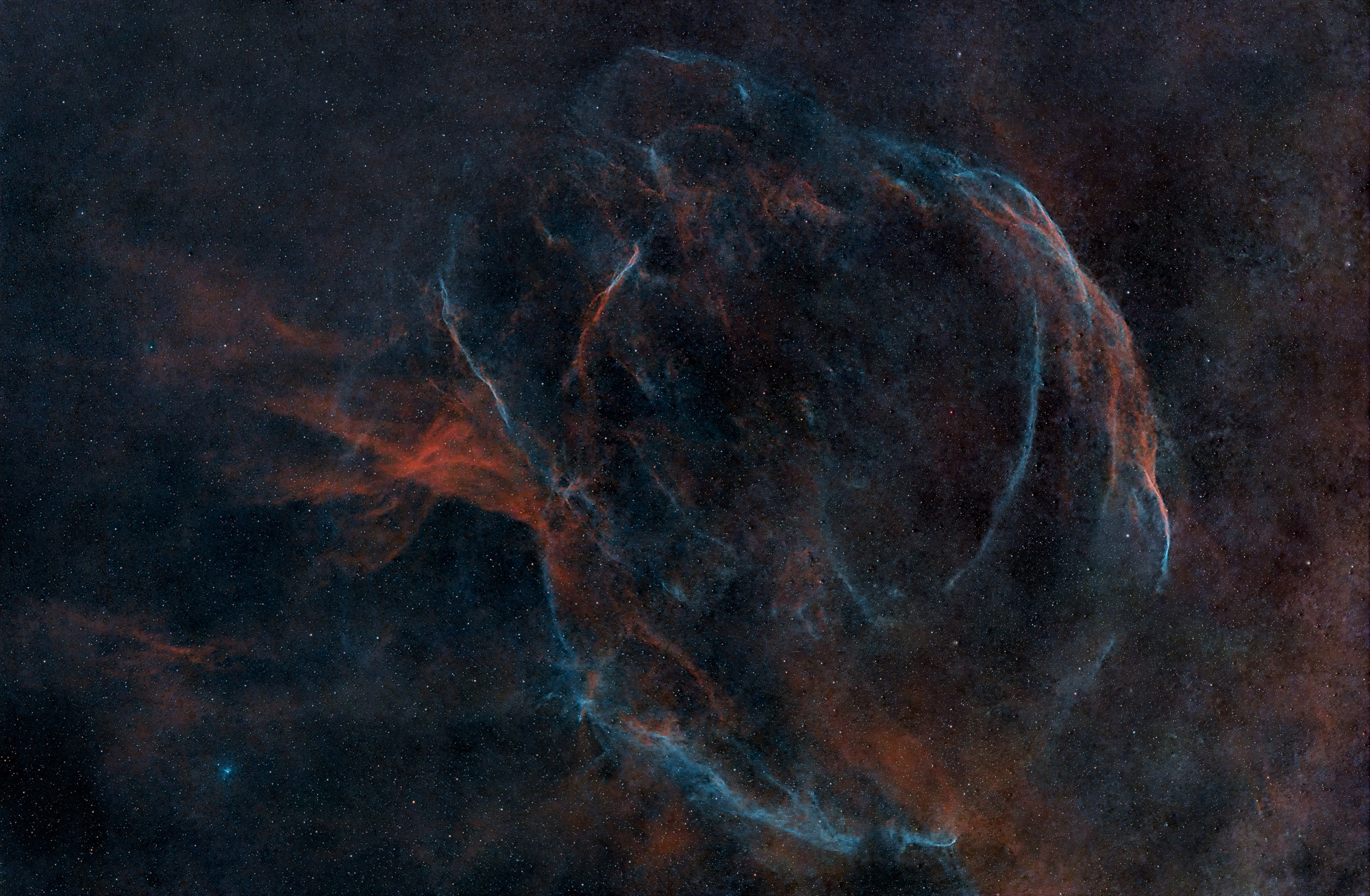Sh2-91 ist der Überrest einer rund 30000 Jahre zurückliegenden Supernova im Sternbild Schwan.